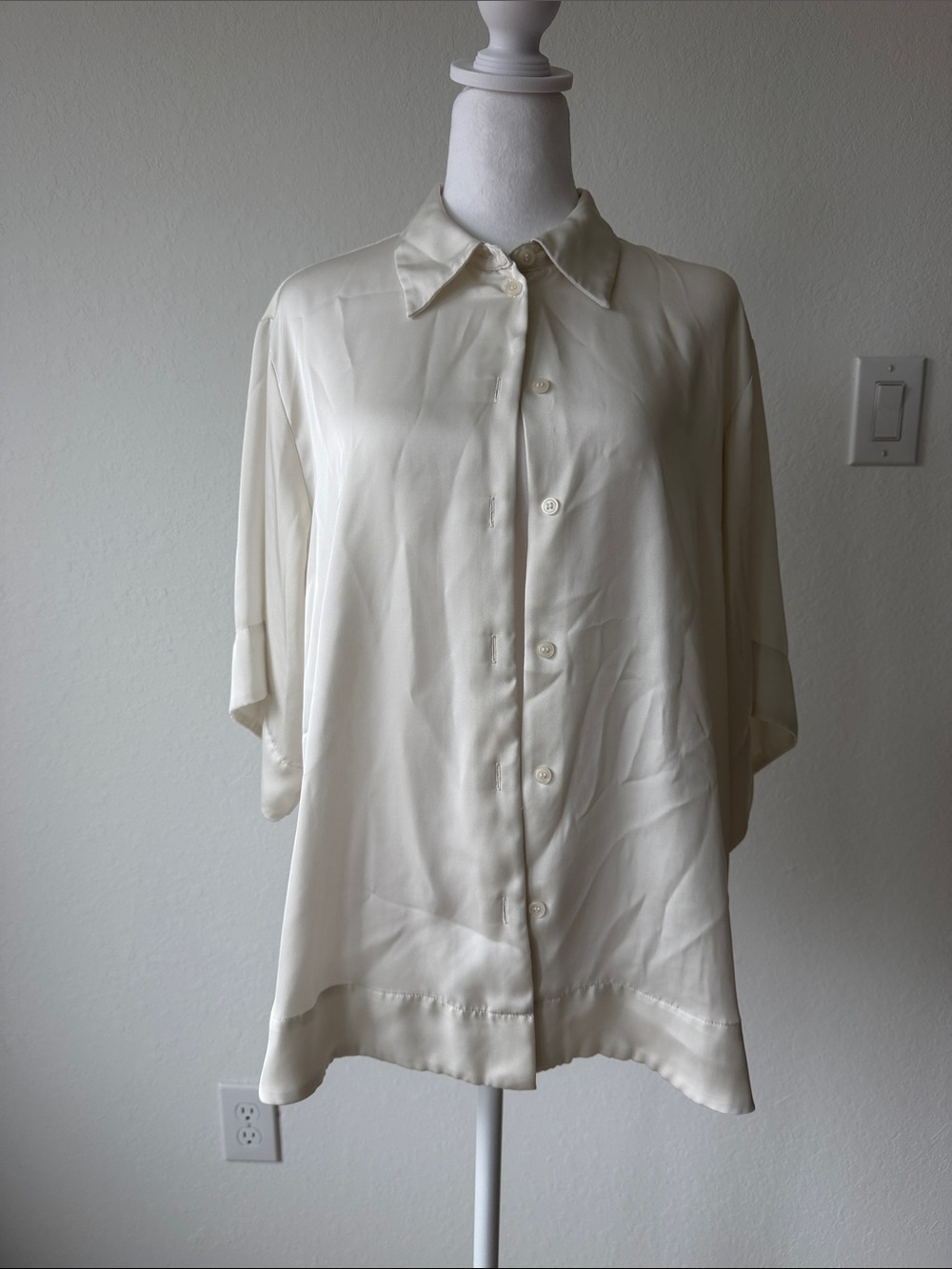 H&M Cream Button-Down Collared Blouse
